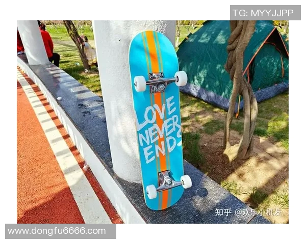 成都滑板队与南京滑板队赛后复盘团队协作的成功与不足分析